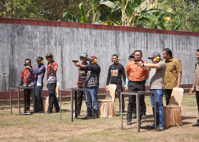 Eksebisi Menembak Polresta Gowa Ajang Perkuat Sinergitas Forkopimda