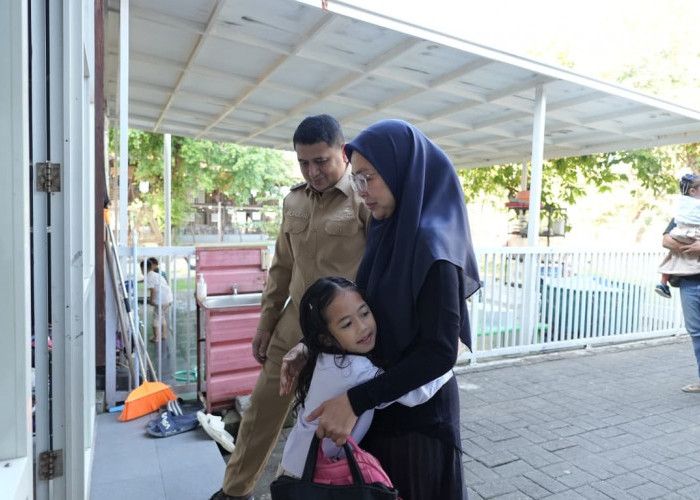 Wali Kota Makassar Antar Putri Bungsunya di Hari Pertama Sekolah dan Pantau MPLS di SD-SMP