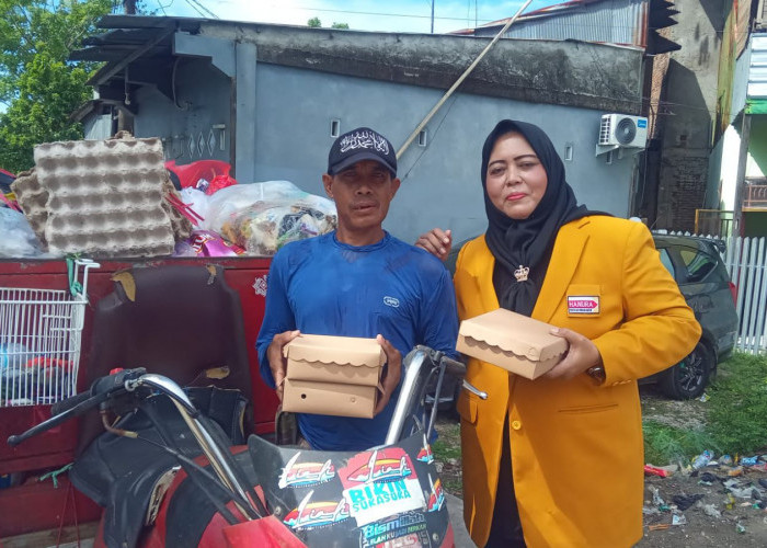 Nurhayati dari Hanura Sulsel Bagikan Ratusan Paket Makanan Gratis untuk Warga Kurang Mampu di Makassar