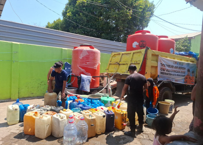 BPBD Makassar Salurkan 5,1 Juta Liter Air Bersih, Jangkau 8 Kecamatan