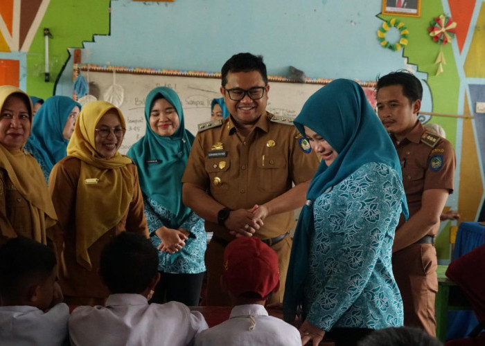 Kunker di Tompobulu, Wabup DM Tinjau Pemeriksaan Kesehatan Gratis Murid SD Center Malakaji