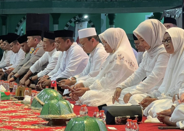 Komite Ilmiah Universitas Islam Thailand Beri Gelar Doktor untuk Bupati  Syaharuddin Alrif 