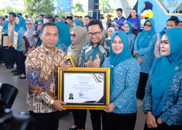 Dukung Program Bangga Kencana, Ketua TP PKK Gowa Raih Penghargaan Nasional