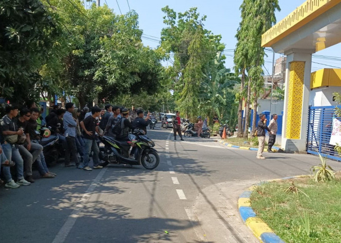 Puluhan Massa Demo Balai Pompengan, Tuding Proyek Irigasi Takalar Sarat Dugaan Korupsi
