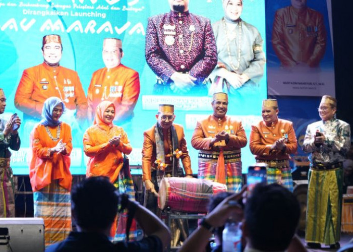 Menteri Kebudayaan Buka Festival Gau Maraja Leang-leang di Sela HUT Maros ke-66 Tahun
