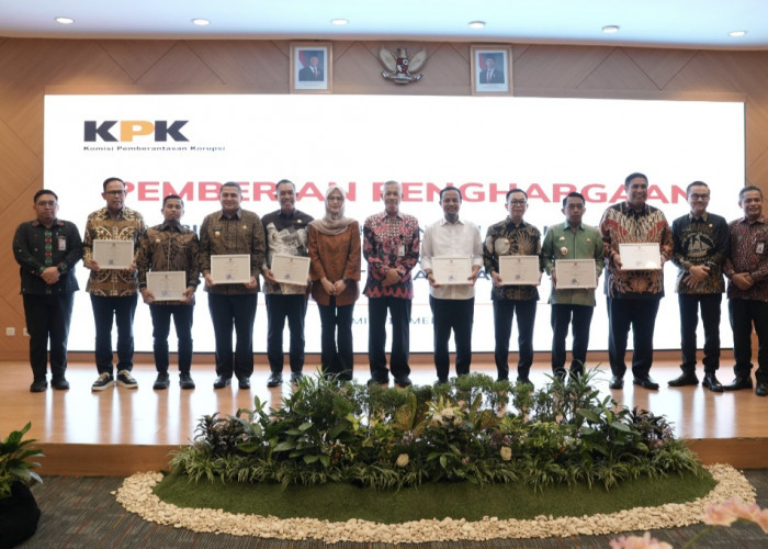 Pemkot Makassar Raih Penghargaan dari KPK Kategori 'Terjaga'