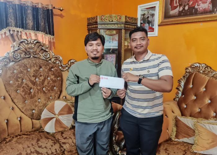 Huadi Group Bantu Token Listrik untuk Penerangan Jalan umum di Desa Papanloe