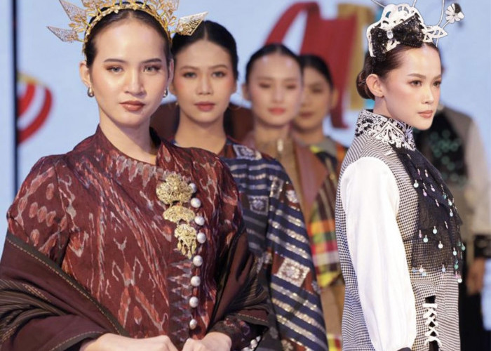 Sukses Gelar Makassar Trend Fashion 2025, Kadispar Ajak Masyarakat Jaga Warisan Tenun