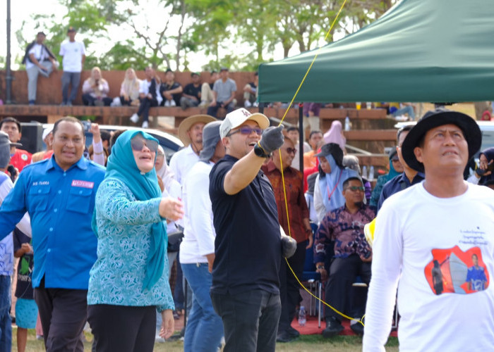 Digelar Pertama Kali, 140  Desa/Kelurahan Adu Kreatif di Lomba Layangan Pemkab Gowa