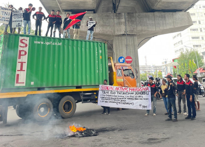 Tolak RUU TNI: Ancaman Demokrasi