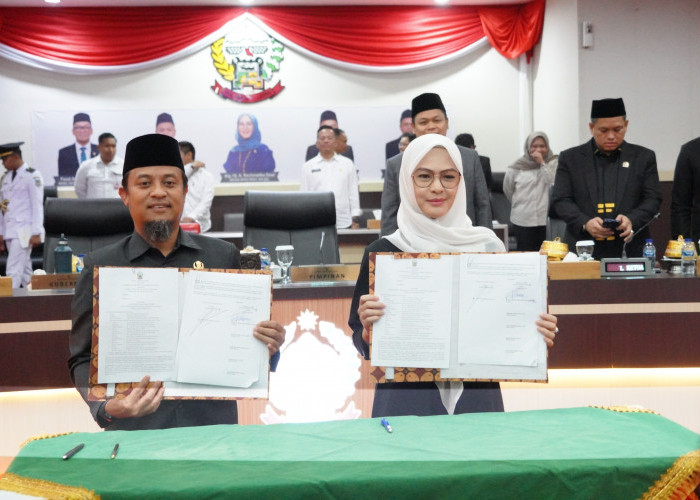 DPRD - Gubernur   Sulsel Setujui Perubahan KUA-PPAS 2025, Pendapatan Daerah Naik  Rp10,4 Triliun