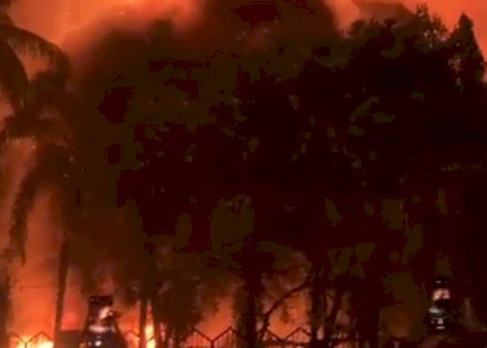 Tiga Orang Dikabarkan Meninggal dalam Musibah Kebakaran Gedung DPRD Makassar