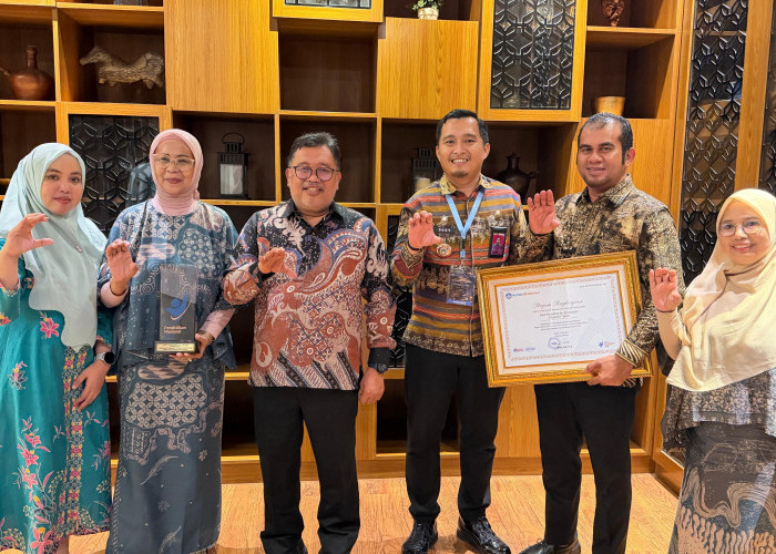 Kementerian Pendidikan Dasar dan Menengah Beri Penghargaan Takalar Peringkat 2 Nasional Pengelolaan PIP