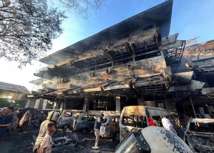 Lelang Material Gedung DPRD Makassar Terjual Rp1,05 Miliar, Pembongkaran Segera Dilakukan