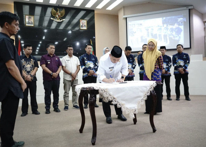 Atasi Masalah Sampah, Camat Se-Makassar Teken Komitmen Terapkan Sanitary Landfill di TPA Antang