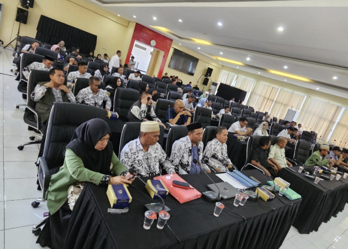 Guru di Luwu Utara Curhat ke DPRD: Setahun Tak Digaji, Lalu Dipecat Tanpa Hormat