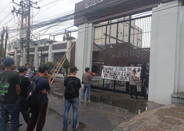 FRONTAL Geruduk Kejati Sulsel, Laporkan Dugaan Korupsi Proyek Irigasi Rp29,8 Miliar