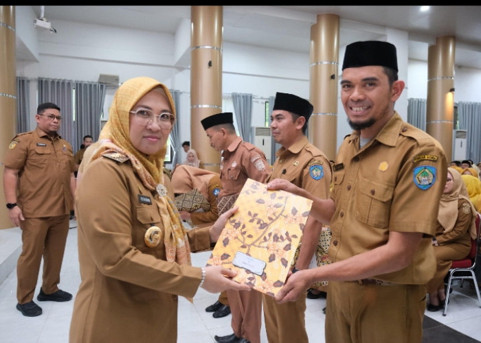 238 Kepala Sekolah-Pengawas di Gowa Terima SK Penugasan