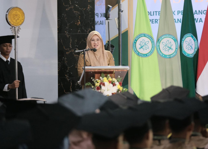 Hadiri Wisuda Polbangtan, Bupati Talenrang Dorong Generasi Muda Kembangkan Teknologi Pertanian