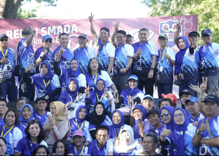  Bersama Kabarharkam Polri, Wali Kota Munafri Lepas Peserta Jalan Sehat SMADA 88 Makassar