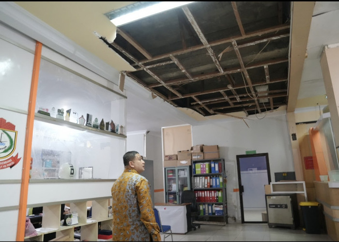 Sidak Sejumlah Kantor OPD, Wali Kota Munafri Soroti Kebersihan, Area Parkir, Hingga Kerusakan Ruang Kerja