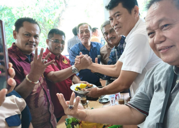 HUT ke-4 Komunitas Meja Panas Digelar di Makassar, Pererat Silaturahmi Advokat