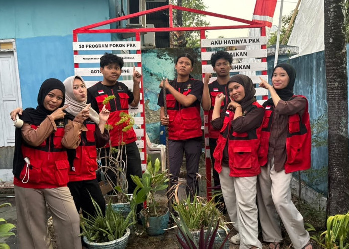 KKN Unhas Bantu Tingkatkan Literasi PKK Warga Alliritengae lewat Papan Edukasi