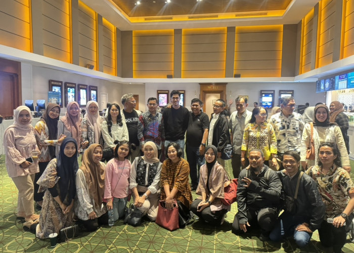 Ketua PMTI Makassar, Amson Padolo Apresiasi Dispar Gelar Nonton Bareng Film SOLATA