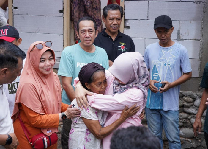 Misi Entaskan Kemiskinan, Bupati Husniah Kawal Bantuan Bedah Rumah Warga Miskin Ekstrem