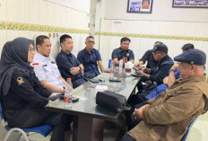 Transit di Makassar, Sekjen Hermawi Taslim Luangkan Waktu Ngopi Bareng Pengurus NasDem Sulsel