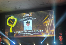 Bupati Syaharuddin Alrif Raih Penghargaan “Bupati Peduli Penyiaran” KPID Award 2025