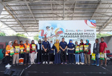 Rangkaian HUT Kota Makassar, Inspektorat Berbagi Beras Kepada Satgas Kebersihan dan Warga Kurang Mampu