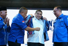 Appi Terima KTA dan Kenakan Jaket Demokrat, Langkah Politik Baru Dimulai