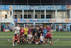 Diinisiasi Sekda Zulkifly, Jurnalis FC Silaturahmi Minisoccer Lawan Pamong Muda Pemkot Makassar