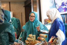 Produk UMKM Binaan TP PKK Kota Makassar Diborong Pengunjung pada Hari Pertama HKG PKK Nasional ke-54