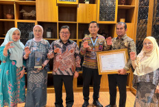 Kementerian Pendidikan Dasar dan Menengah Beri Penghargaan Takalar Peringkat 2 Nasional Pengelolaan PIP