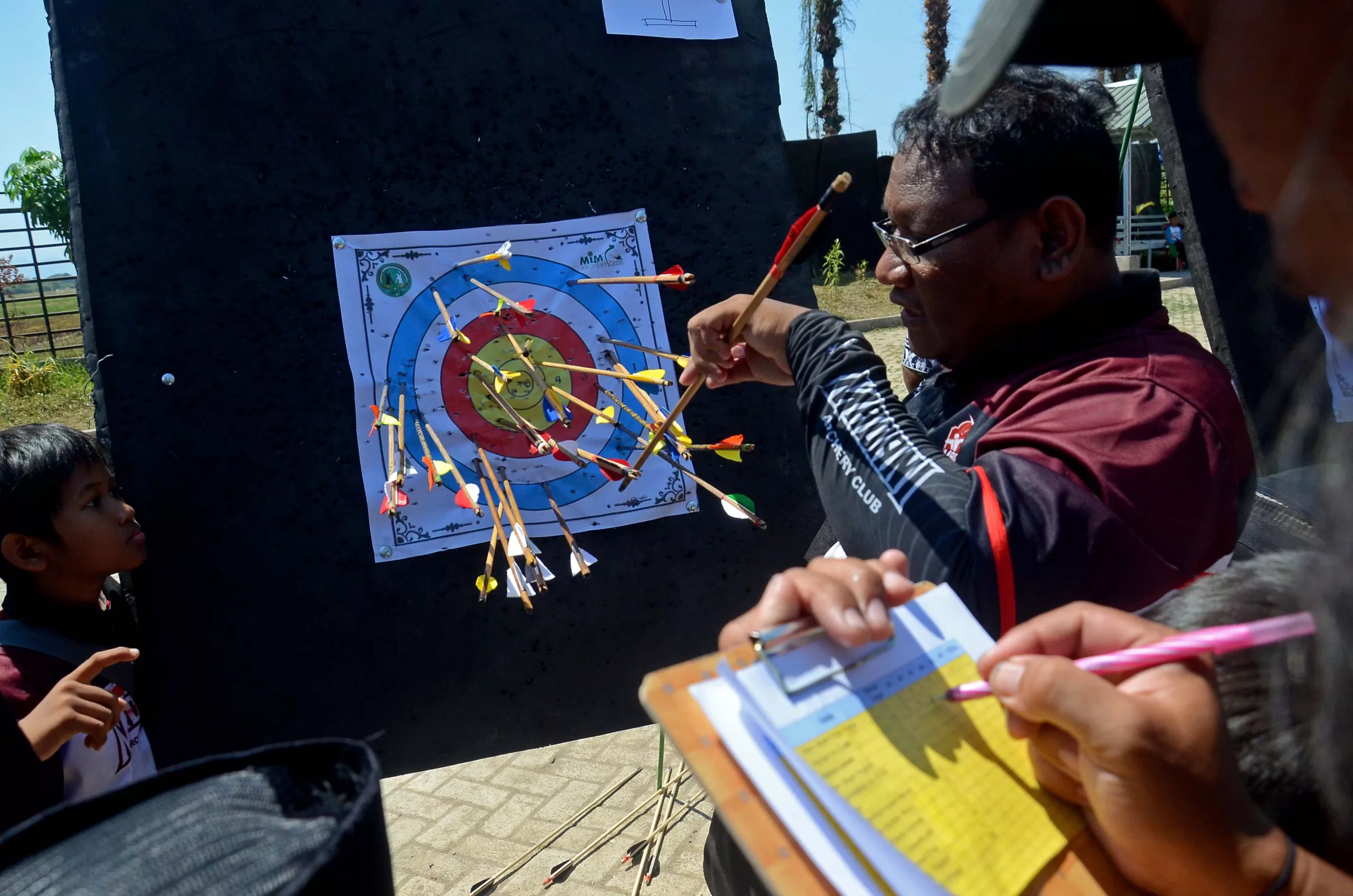 BERITA FOTO : Adu Tangkas Lomba Panahan Tradisional di MIM Archery Competition