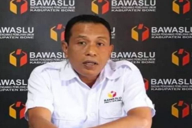 Bawaslu Bone Surati Semua Parpol, Patuhi Zona Pemasangan Alat Peraga