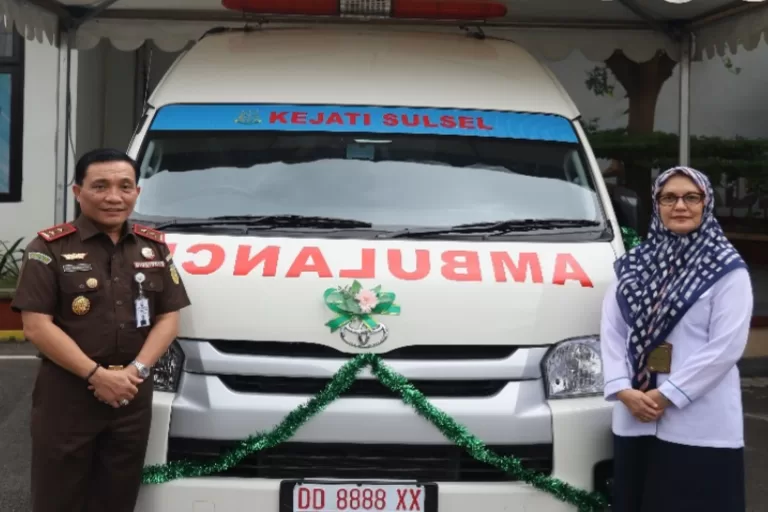 Pelindo Regional IV Beri Ambulans untuk Klinik Kesehatan Kejati Sulsel