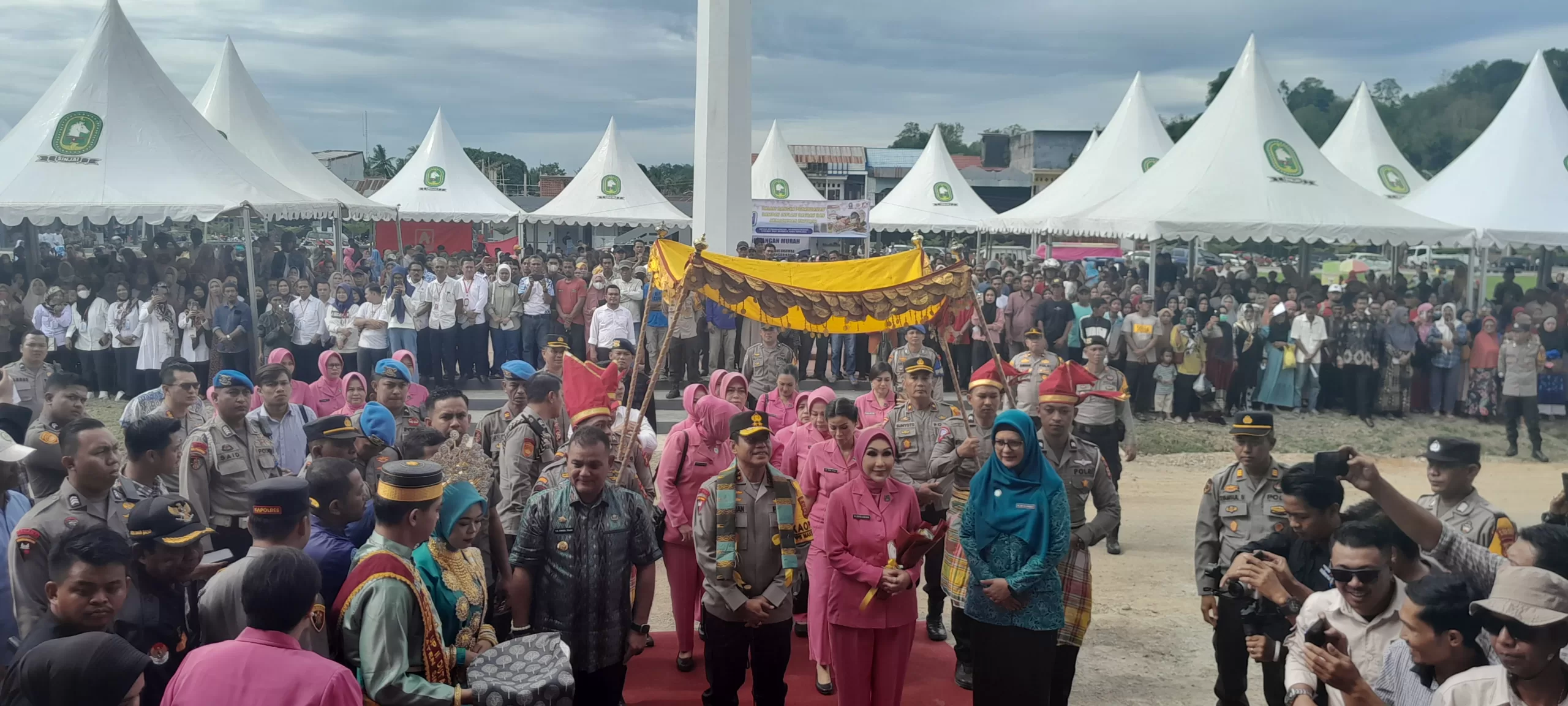 Kunker Kapolda Sulsel Disambut Antusias, Agenda Bakti Sosial Dengan Ribuan Masyarakat Sinjai