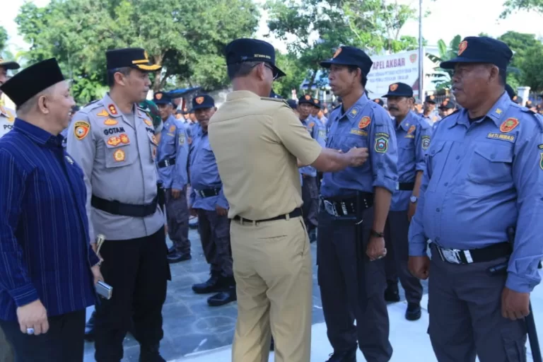 Menuju Pemilu Damai, Ribuan Anggota Satlinmas di Takalar Siap Kawal Pesta Demokrasi