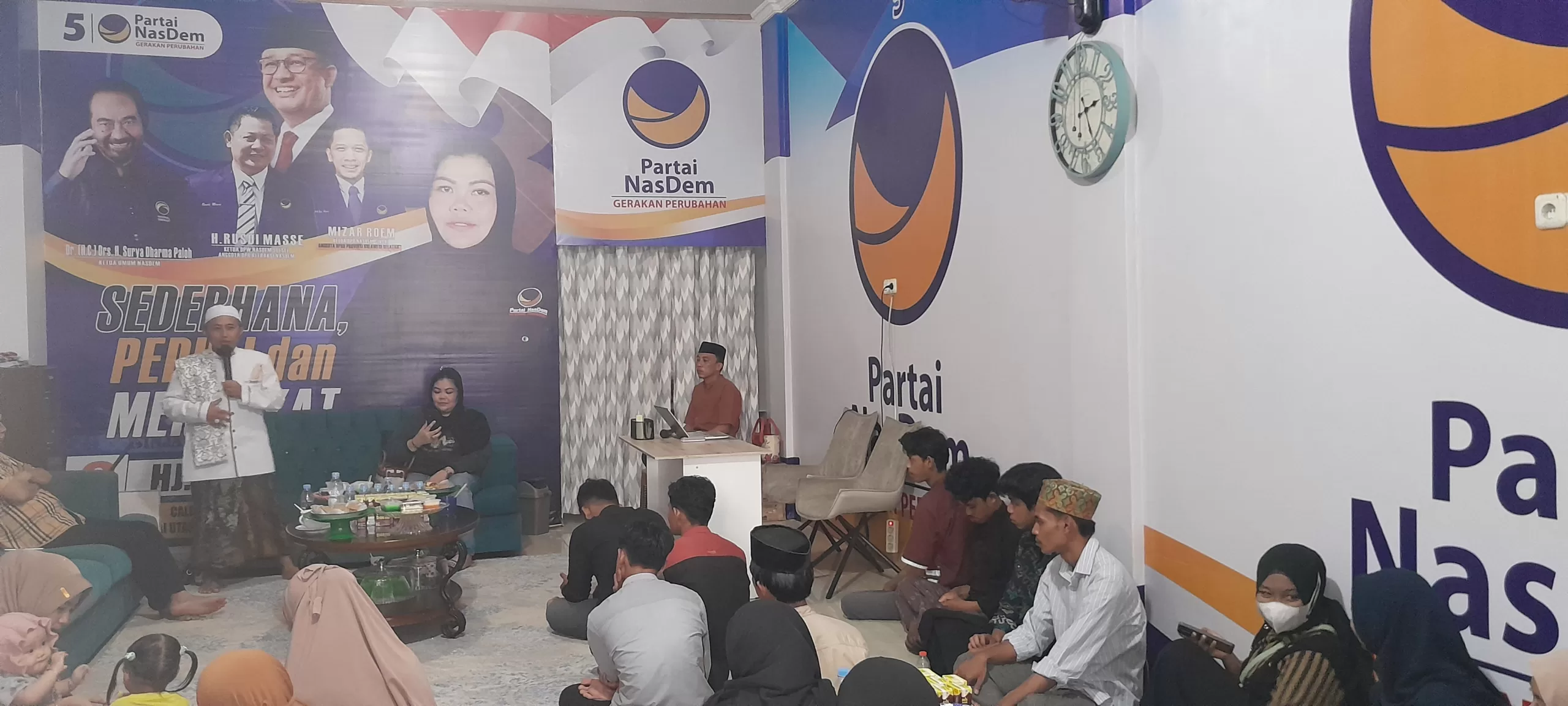 Caleg DPRD Sinjai Hj. Nursanti Gelar Isra miraj Diposko Pemenangan, Berbagi Dengan Sesama