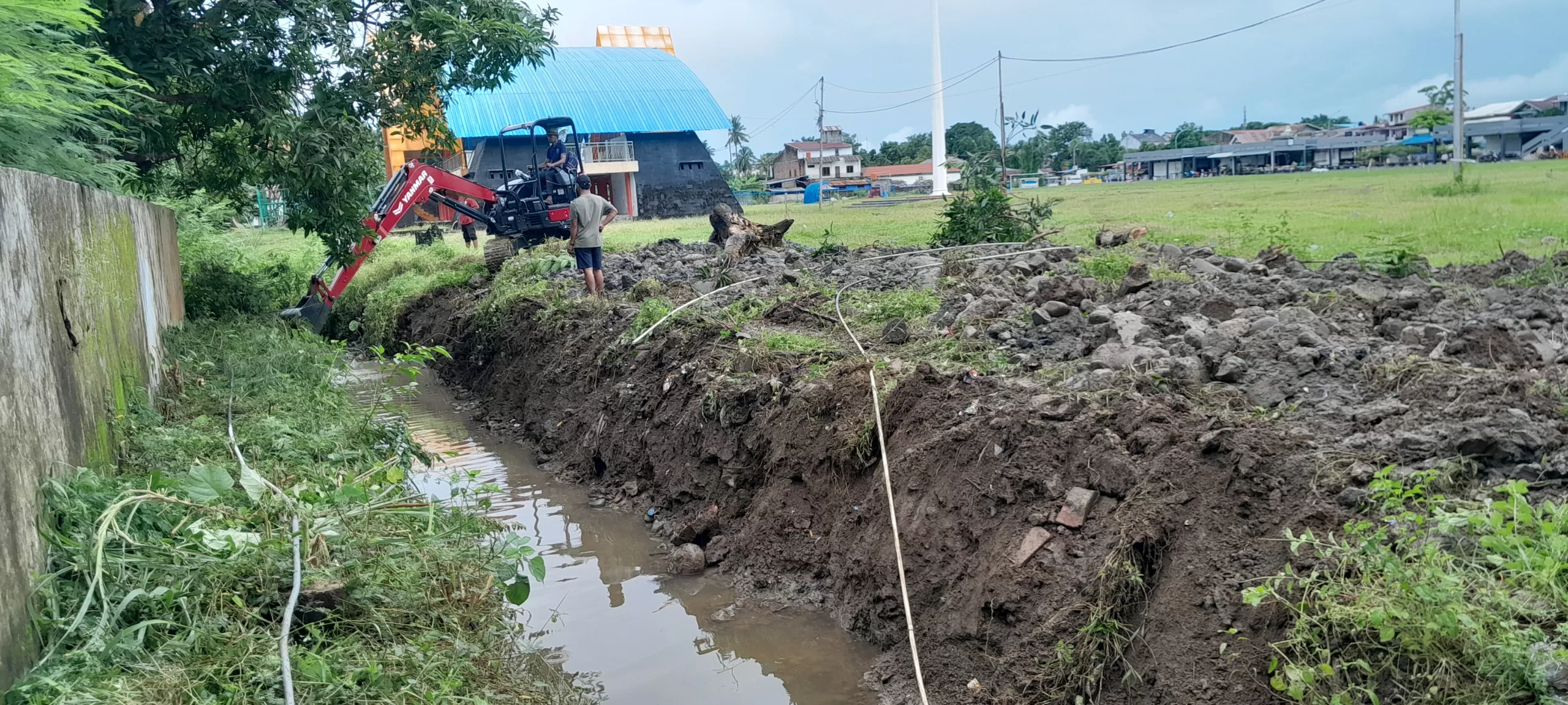 Sepekan Lebih, Pj Bupati Sinjai Terus Lakukan Normalisasi Saluran Air Antisipasi Banjir