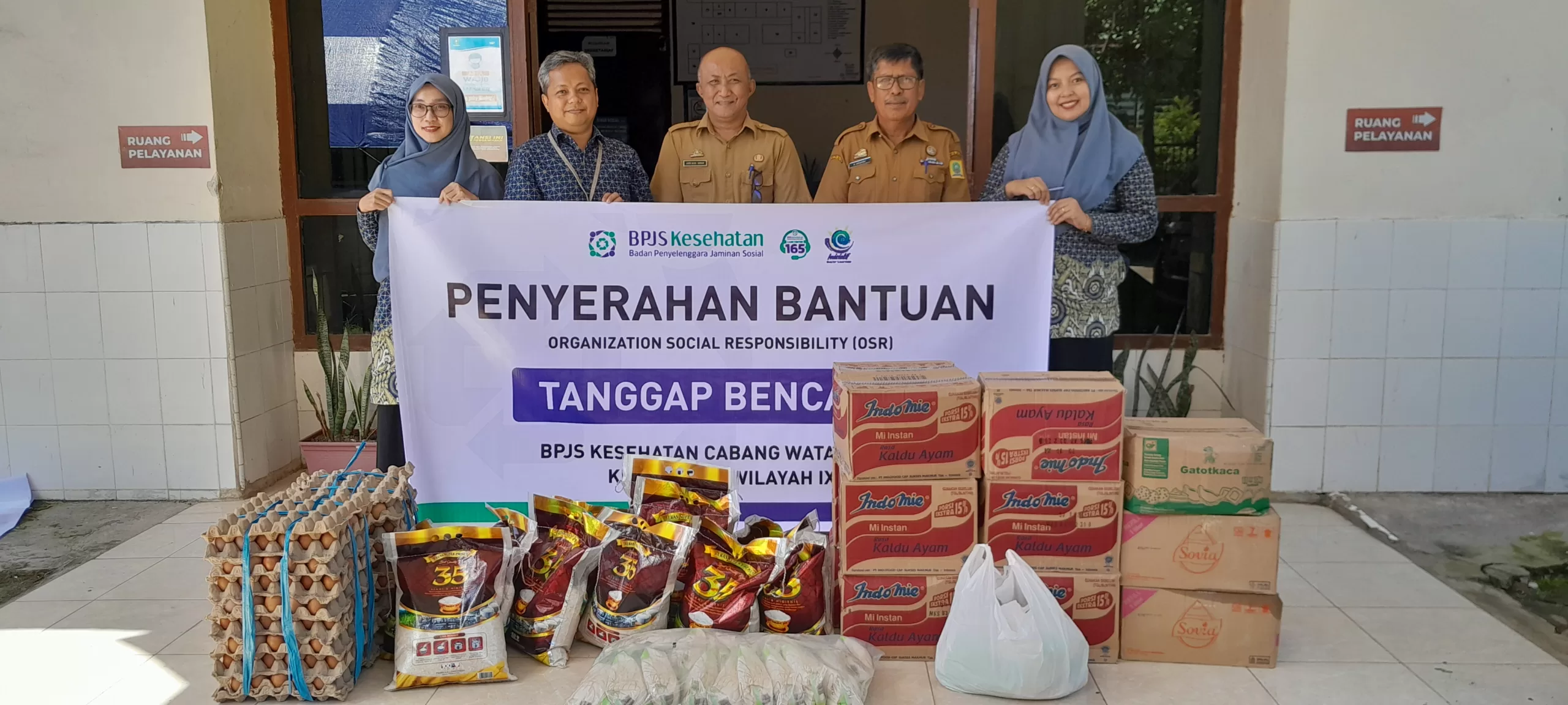 BPJS Kesehatan Sinjai Serahkan Bantuan Tanggap Bencana ke Dinsos