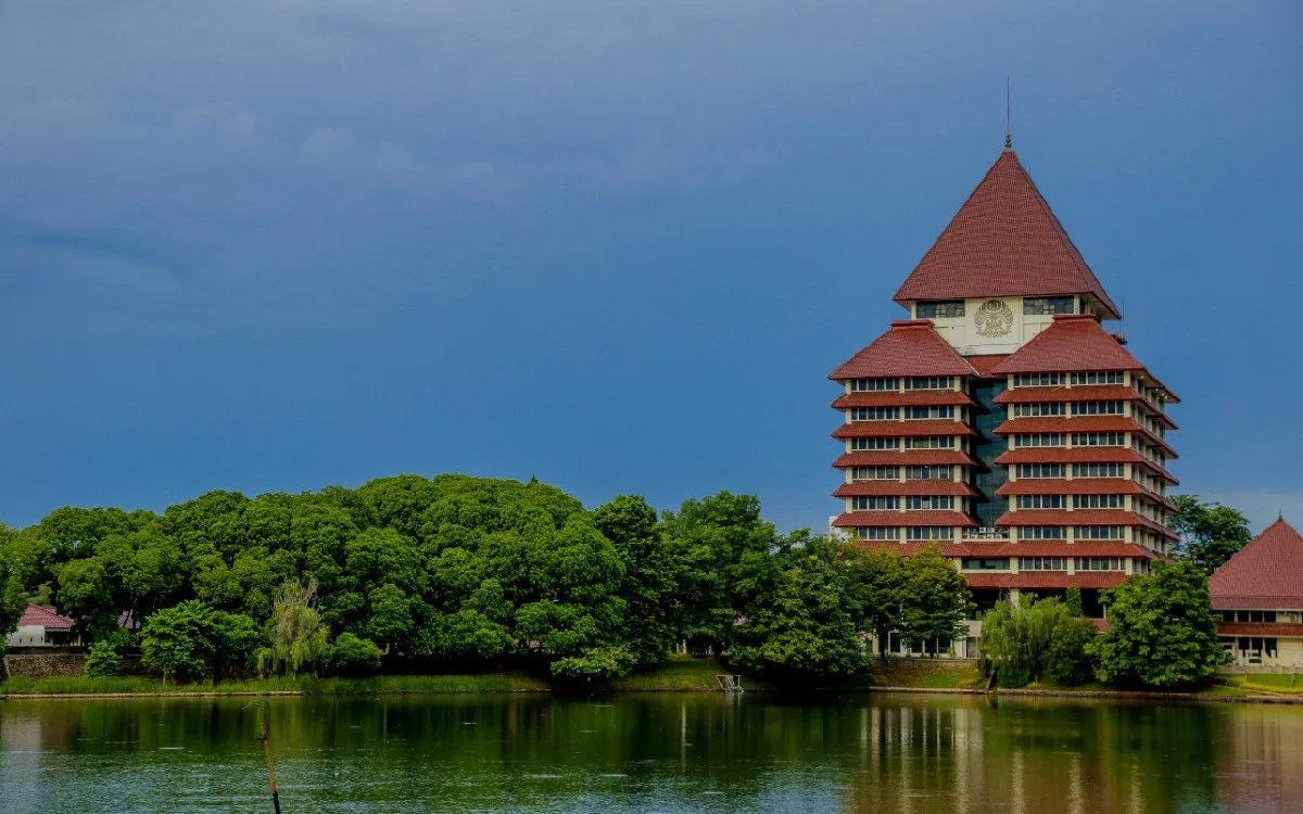 Dewan Guru Besar UI Sebut Indonesia Hadapi Krisis Konstitusi, Kewibawaan Negara Runtuh!