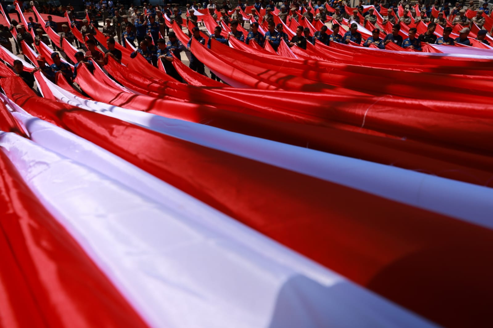 Danny Pomanto Pimpin Gladi Upacara dan Pengibaran Bendera Berkonsep Bunga Rampai di Anjungan Losari