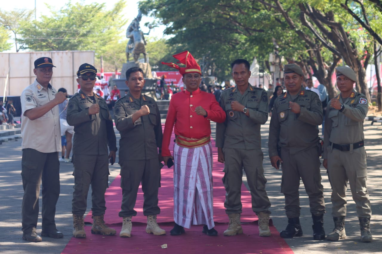 Ratusan Personel Satpol PP Hadiri HUT RI