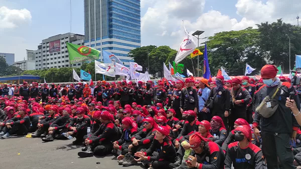 Ribuan Buruh Besok Akan Unjuk Rasa di Istana, Berikut 7 Tuntutannya