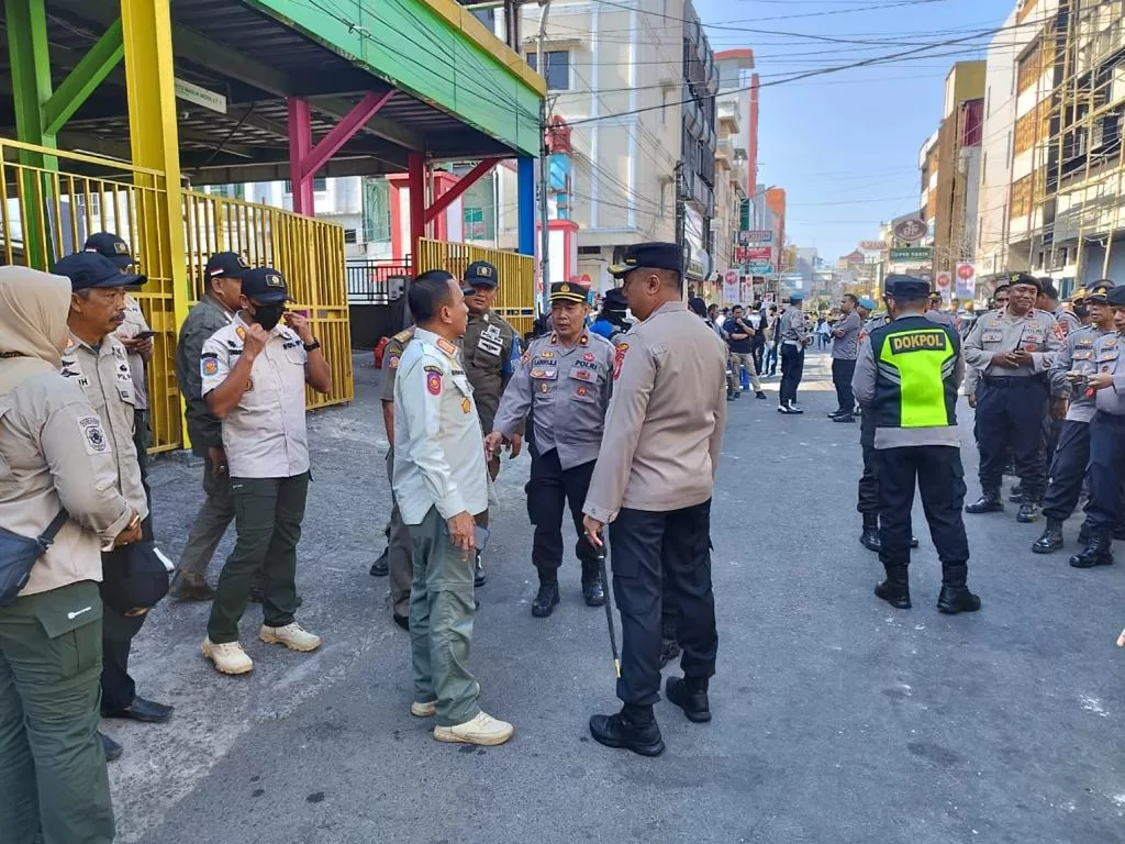 Satpol PP Turunkan Ratusan Personil Pantau Keamanan di Pasar Butung