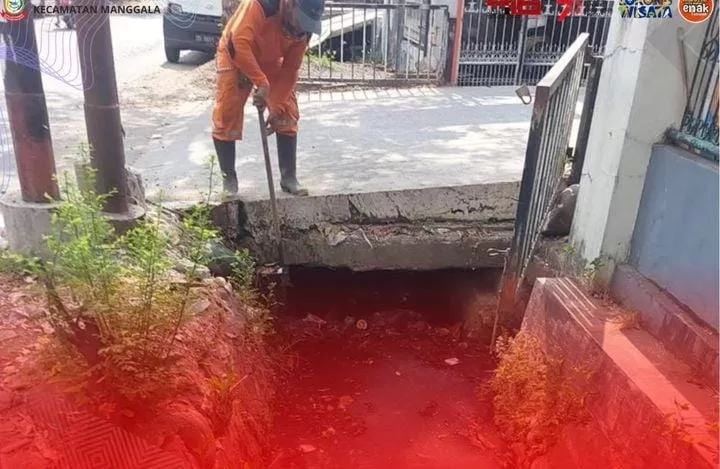 Camat Manggala Turunkan Satgas Bersihkan Drainase di Toddopuli